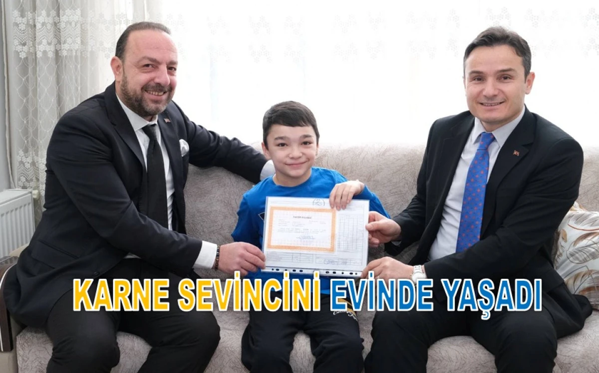 Berkay&rsquo;ın Karne Heyecanına M&uuml;d&uuml;rde Ortak Oldu