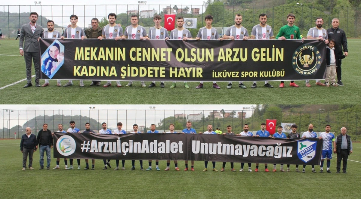 FUTBOLCULAR TAŞIDIKLARI PANKARTLA DAMGA VURDU