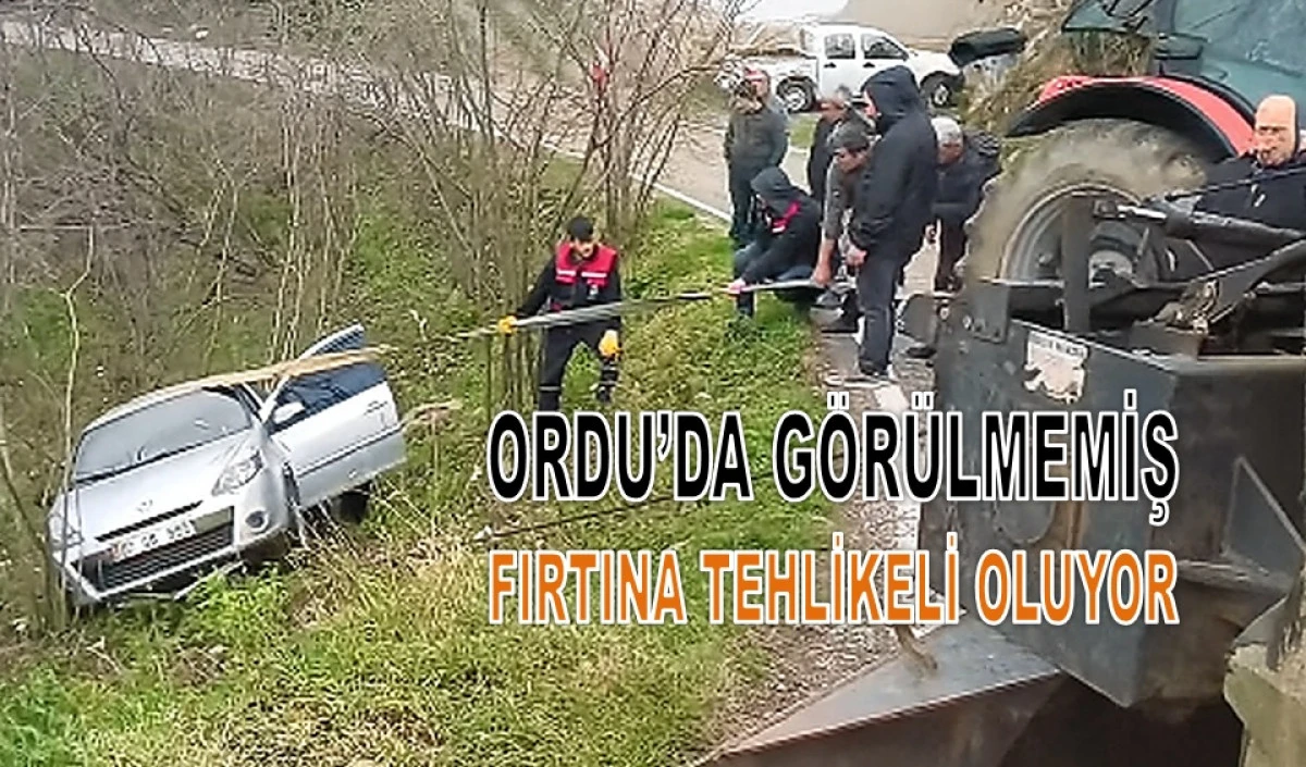 Kabad&uuml;z&rsquo;de Şiddetli Fırtına Otomobili Bah&ccedil;eye Savurdu