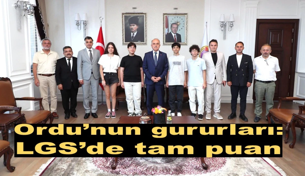 Vali Erol, LGS&rsquo;de Tam Puan Alan &Ouml;ğrencileri Kutladı